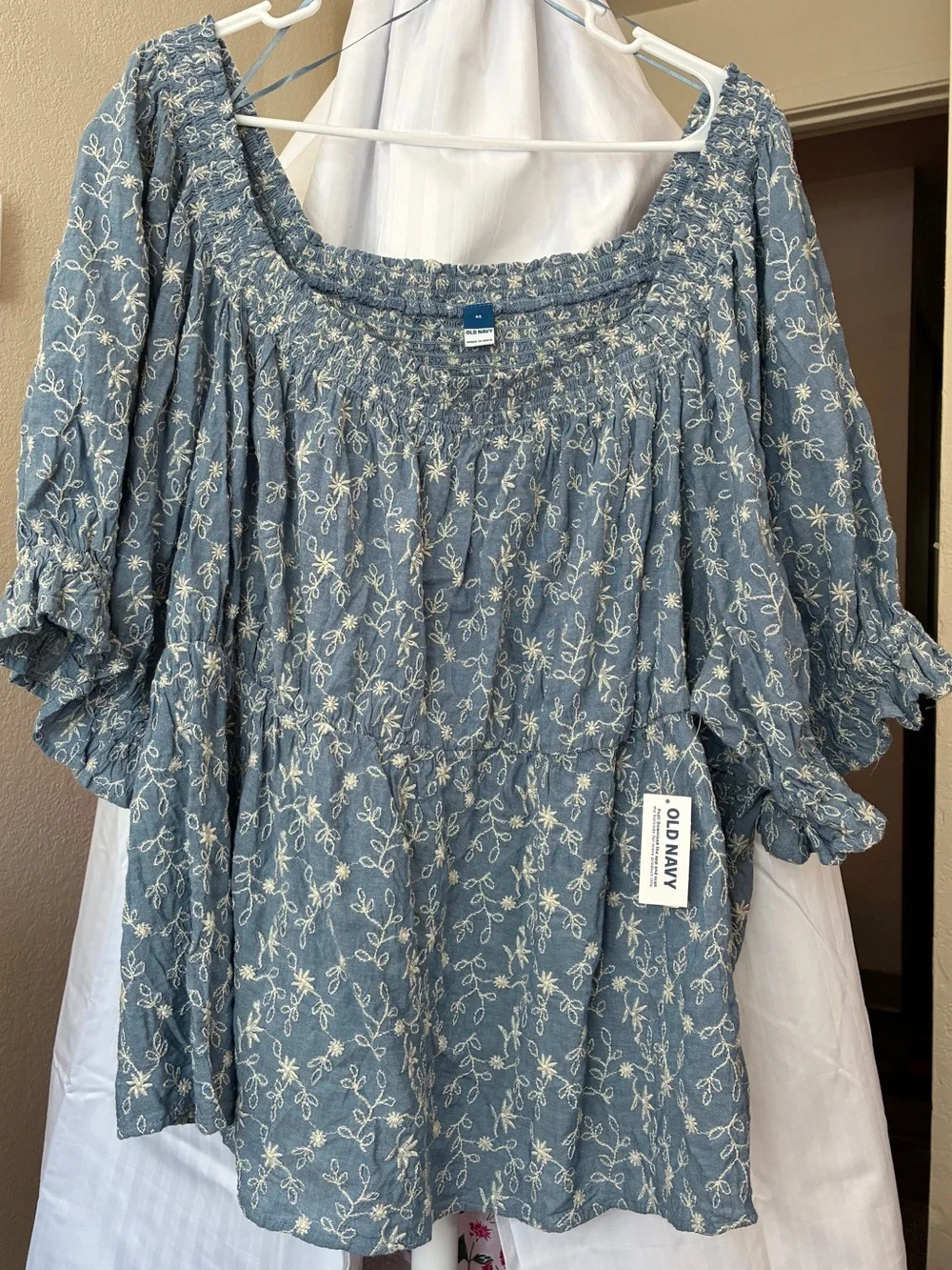 Old Navy Light Blue and Cream Patterned Blouse